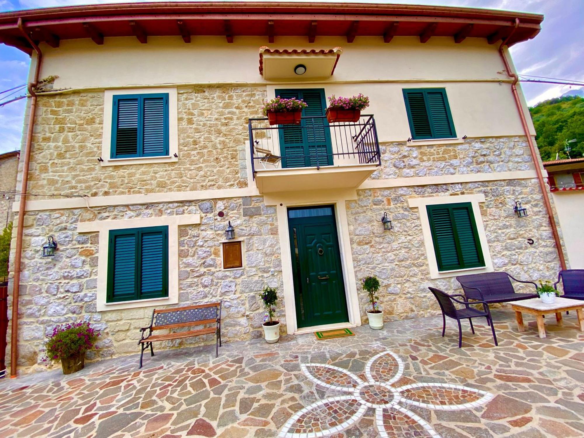 Bed and Breakfast La Casa Di Nonna Tella Lenola Exteriér fotografie